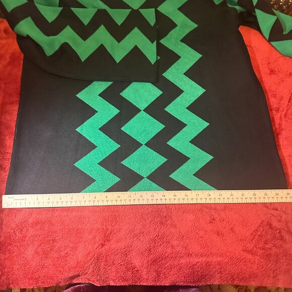 Black & Green Zigzag Knit Sweater - Size 1X - Picture 9 of 11